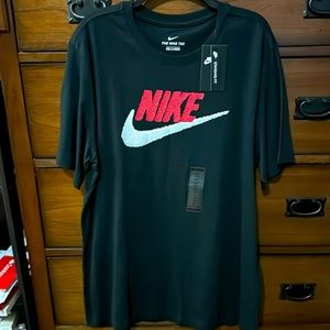 New Nike XL Shirt